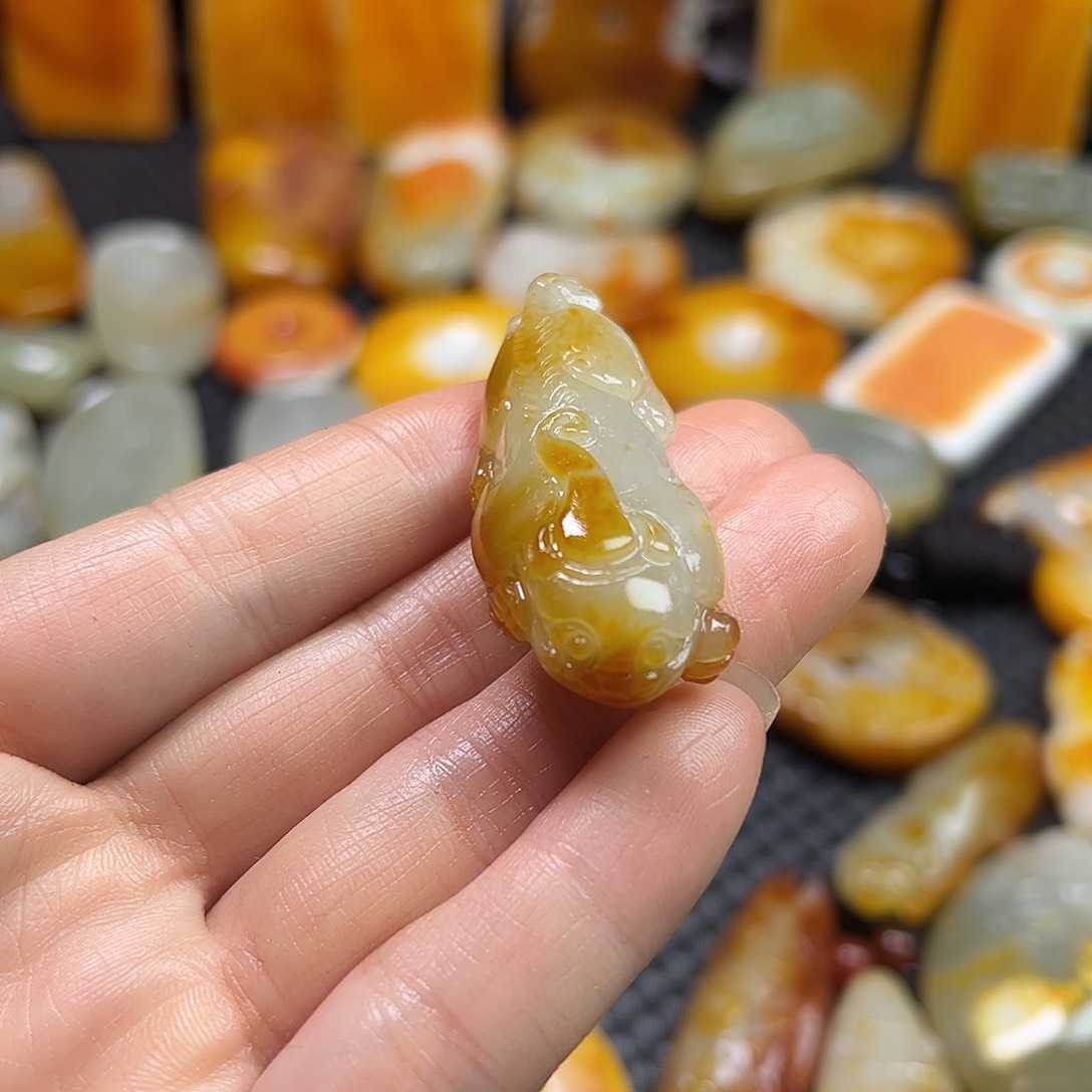 和田玉挂件未镶嵌