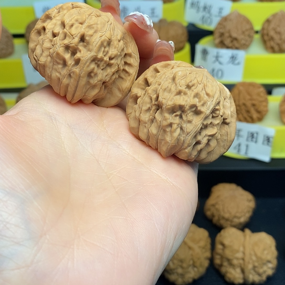 文玩核桃吊坠踏**云华坤龙