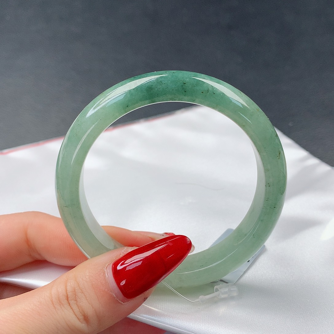 翡翠手镯未镶嵌0108正52.7