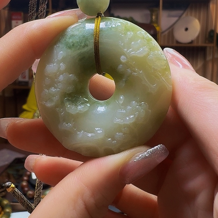 蛇纹石玉手串未镶嵌