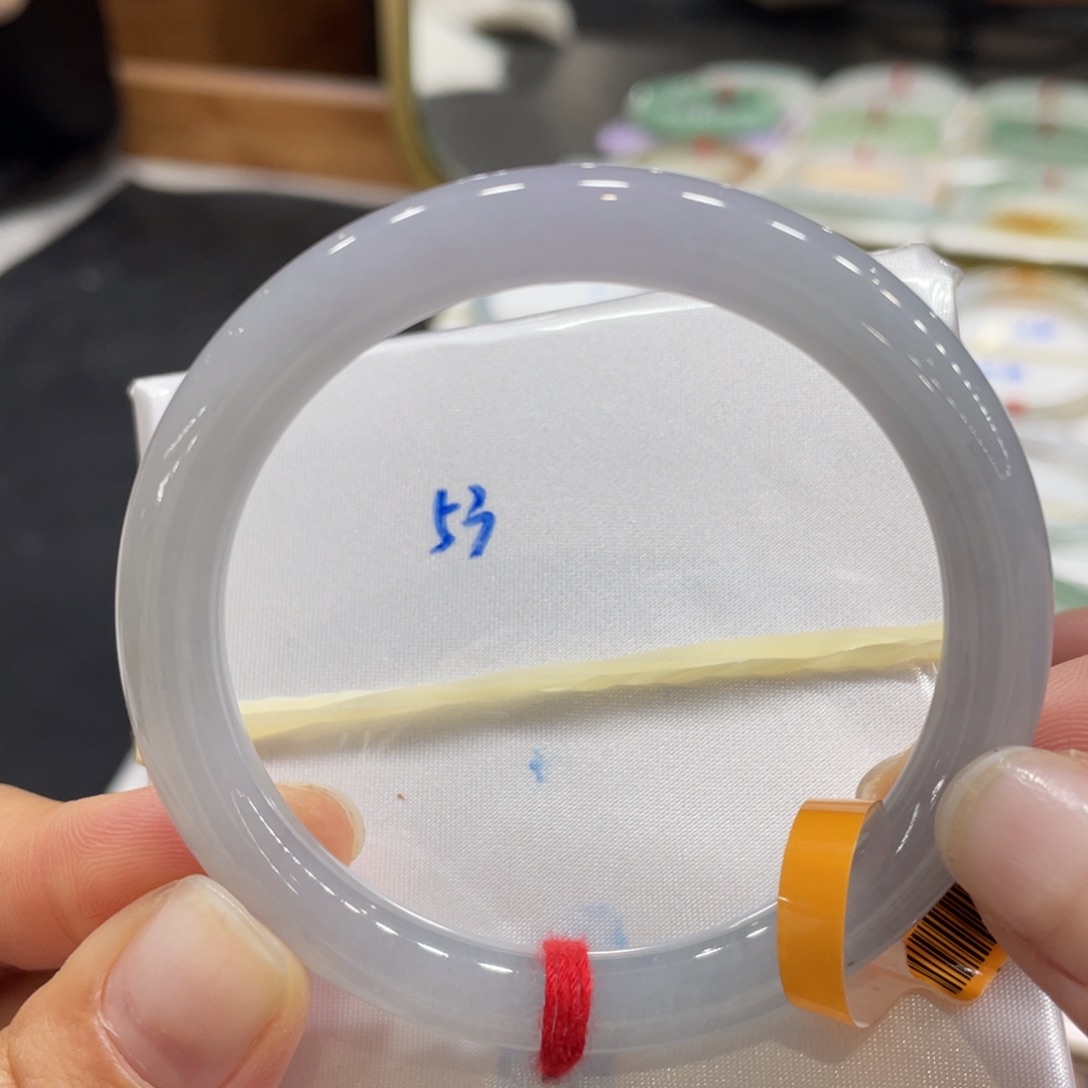 翡翠手镯未镶嵌53圆