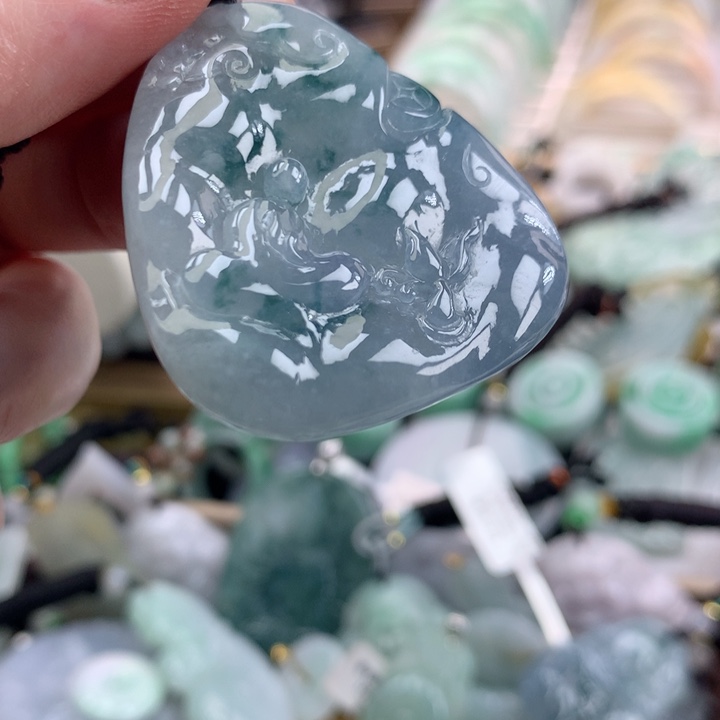 翡翠未镶嵌颈饰吊坠