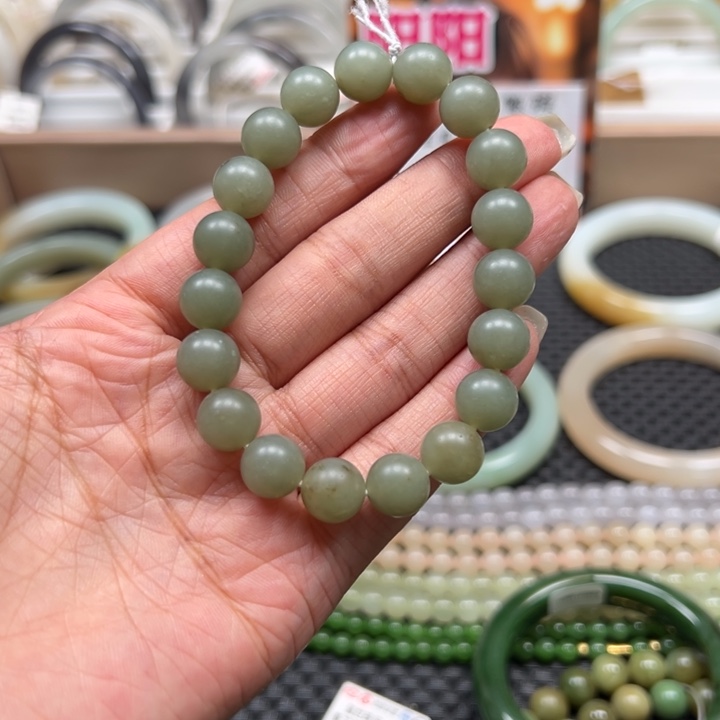 和田玉手镯未镶嵌未****油