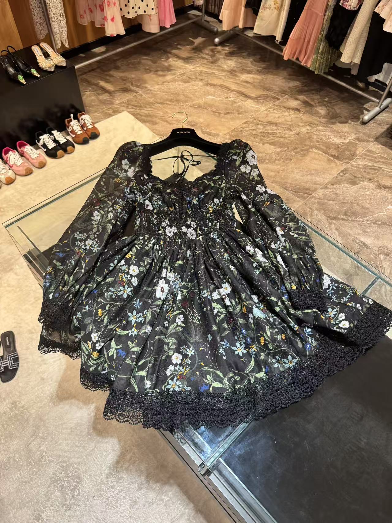 WW2025新款女士时尚长袖黑色碎花连衣裙W201146