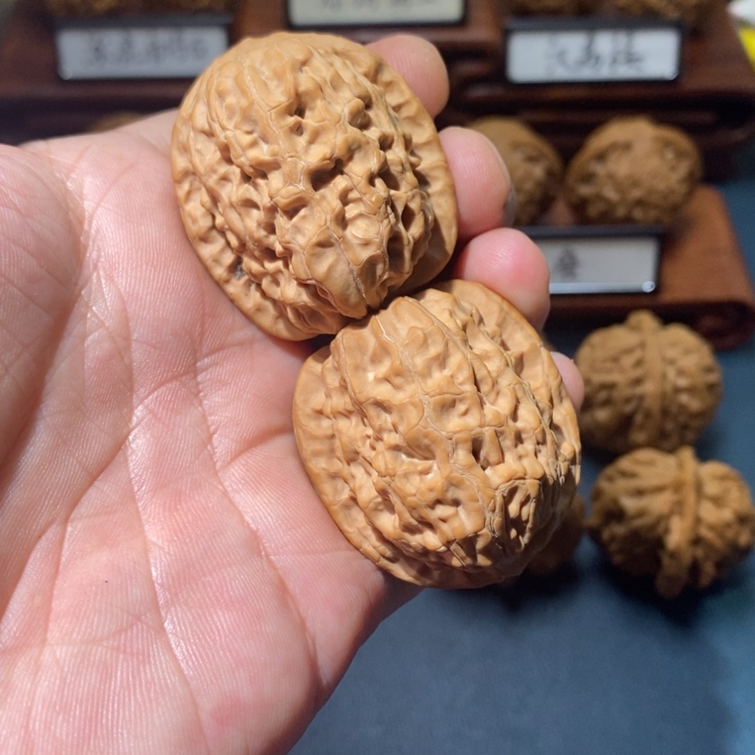 文玩核桃吊坠全品原树霸王