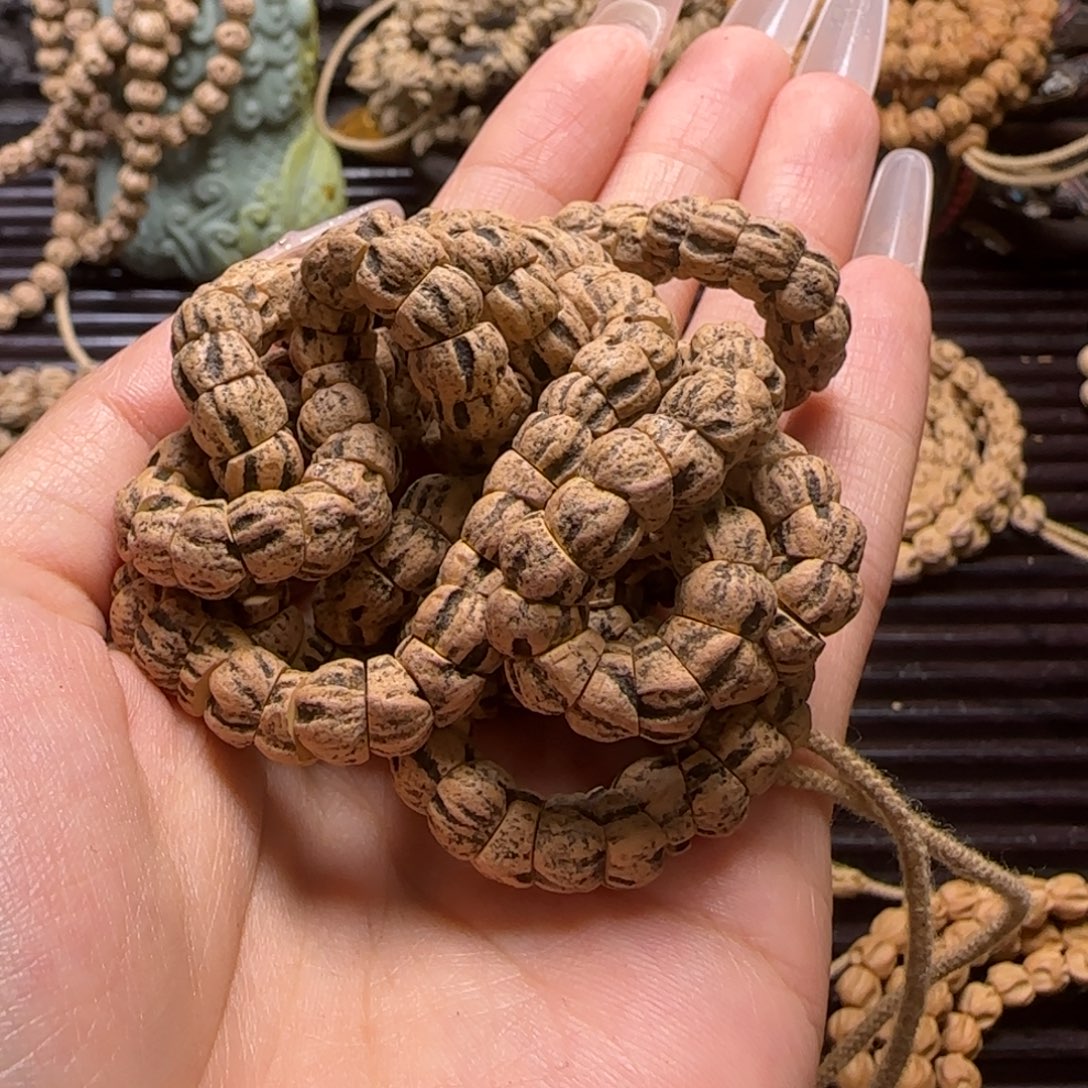 泽***柏香籽/百香籽吊坠