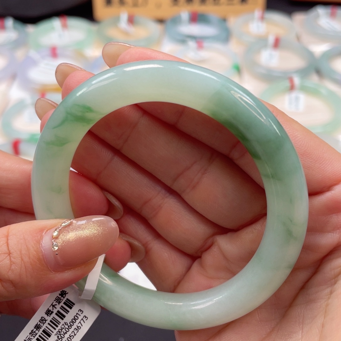 未镶嵌手镯翡翠15号芙蓉底飘绿圆条