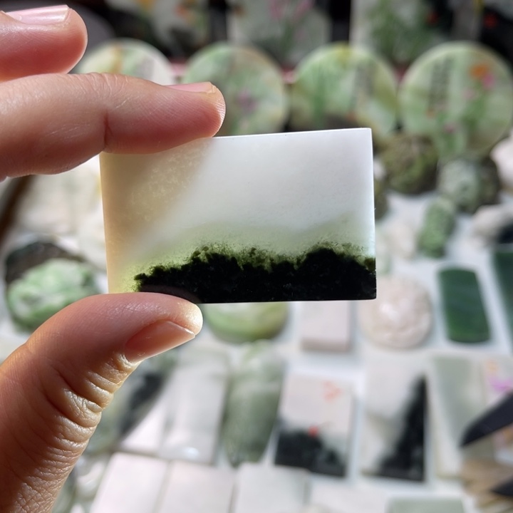 独山玉未镶嵌颈饰