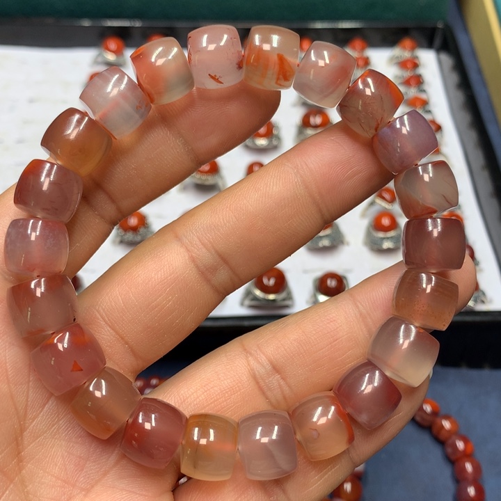 南红玛瑙手串未镶嵌12+m m