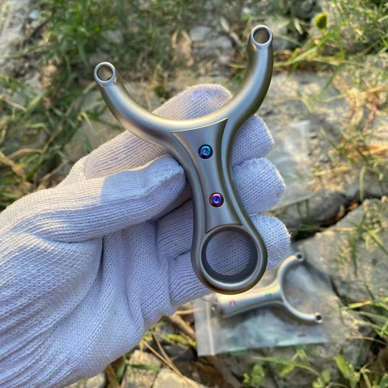 锁凤扣指单卡钛合金弹弓户外运动射击玩具单卡弹弓弹弓单卡