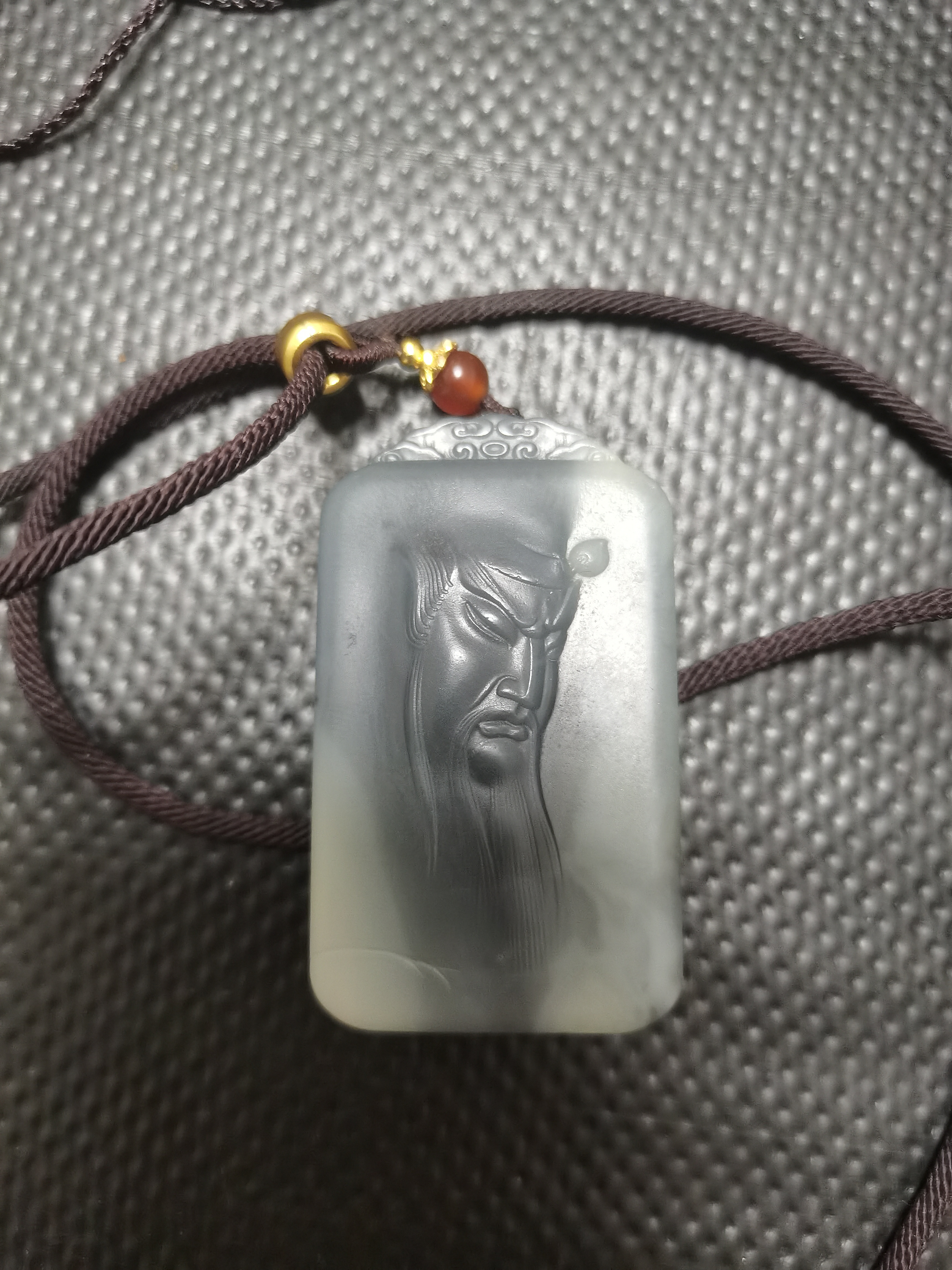 新疆和田玉吊坠。