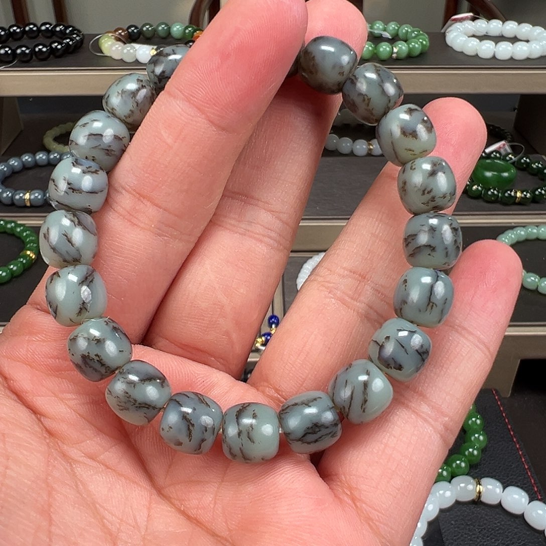 山***司和田玉未镶嵌手链卡10mm