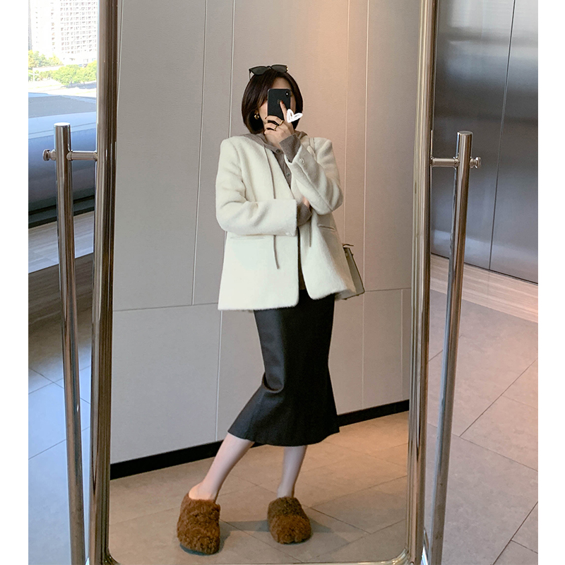 漫颜刘骆马绒毛呢短外套2022秋冬新品长袖V领纯色通勤休闲上衣女