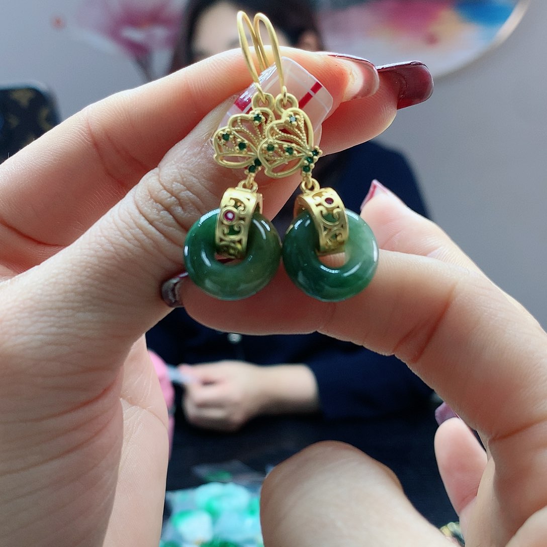 【闪购商品】翡翠耳饰未镶嵌，