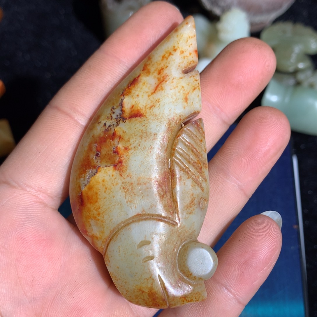 透闪石质玉未镶嵌颈饰