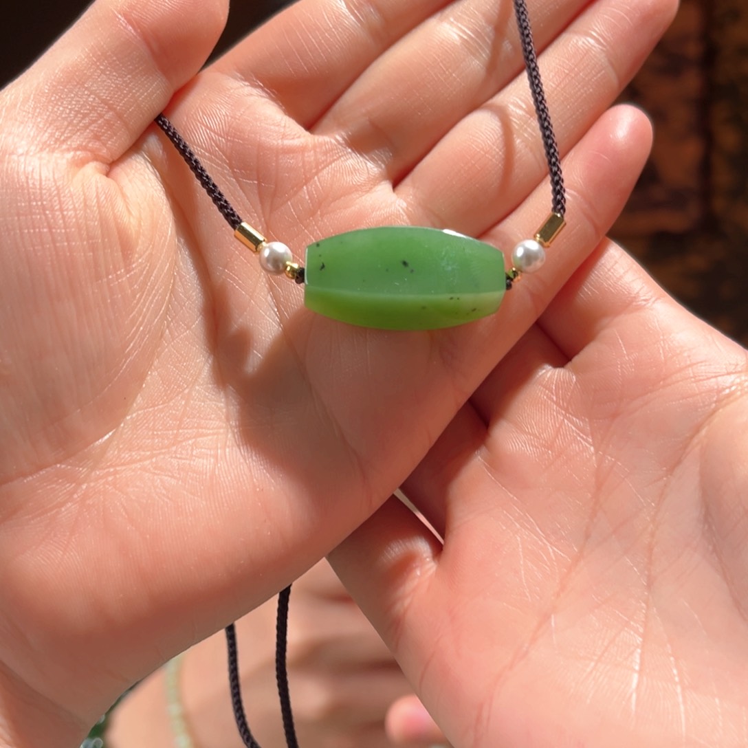 吊坠(不含链)未镶嵌和田玉乌兰海浓苹果绿乐子520
