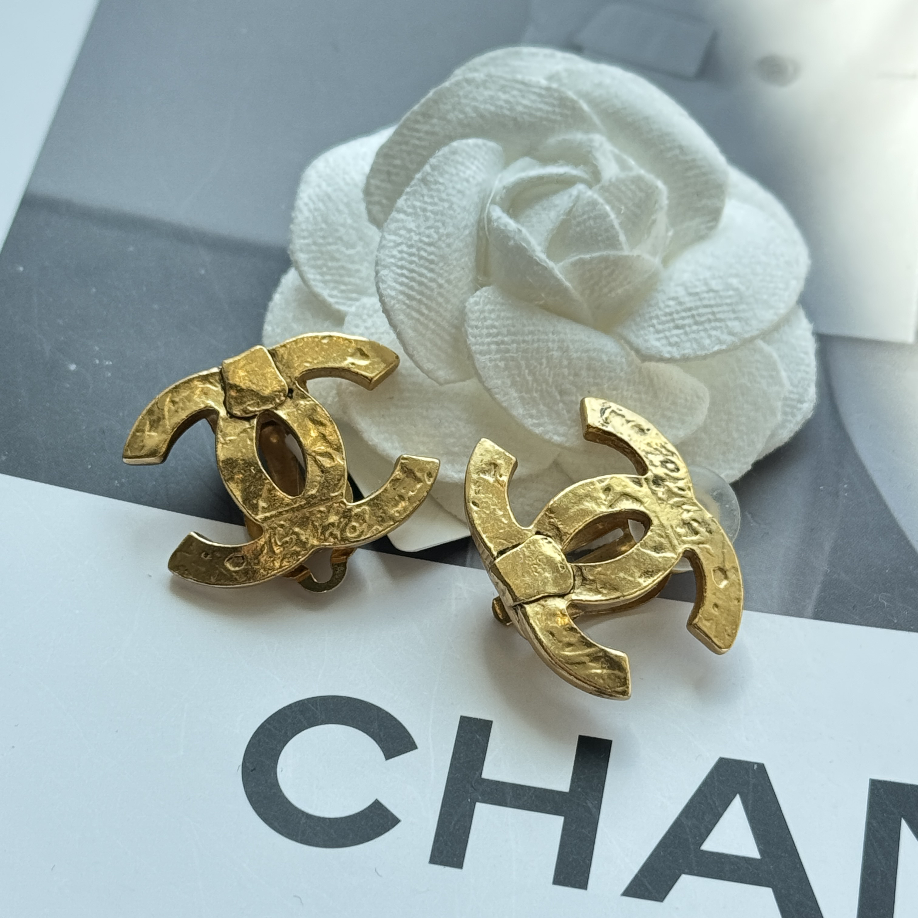 95新 Chanel/香奈儿 香奈儿锤纹耳夹/X00150