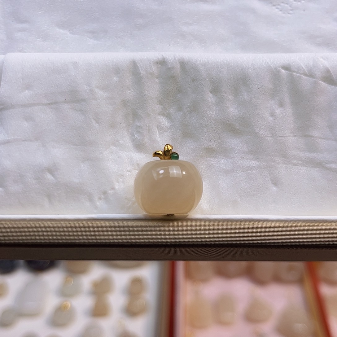 和田玉18K金镶嵌吊坠(不含链)