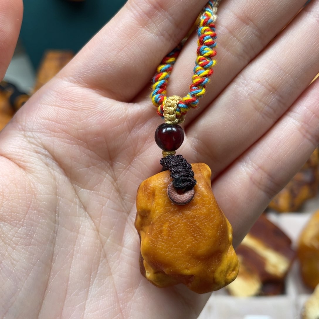 琥珀珠宝奇石未镶嵌