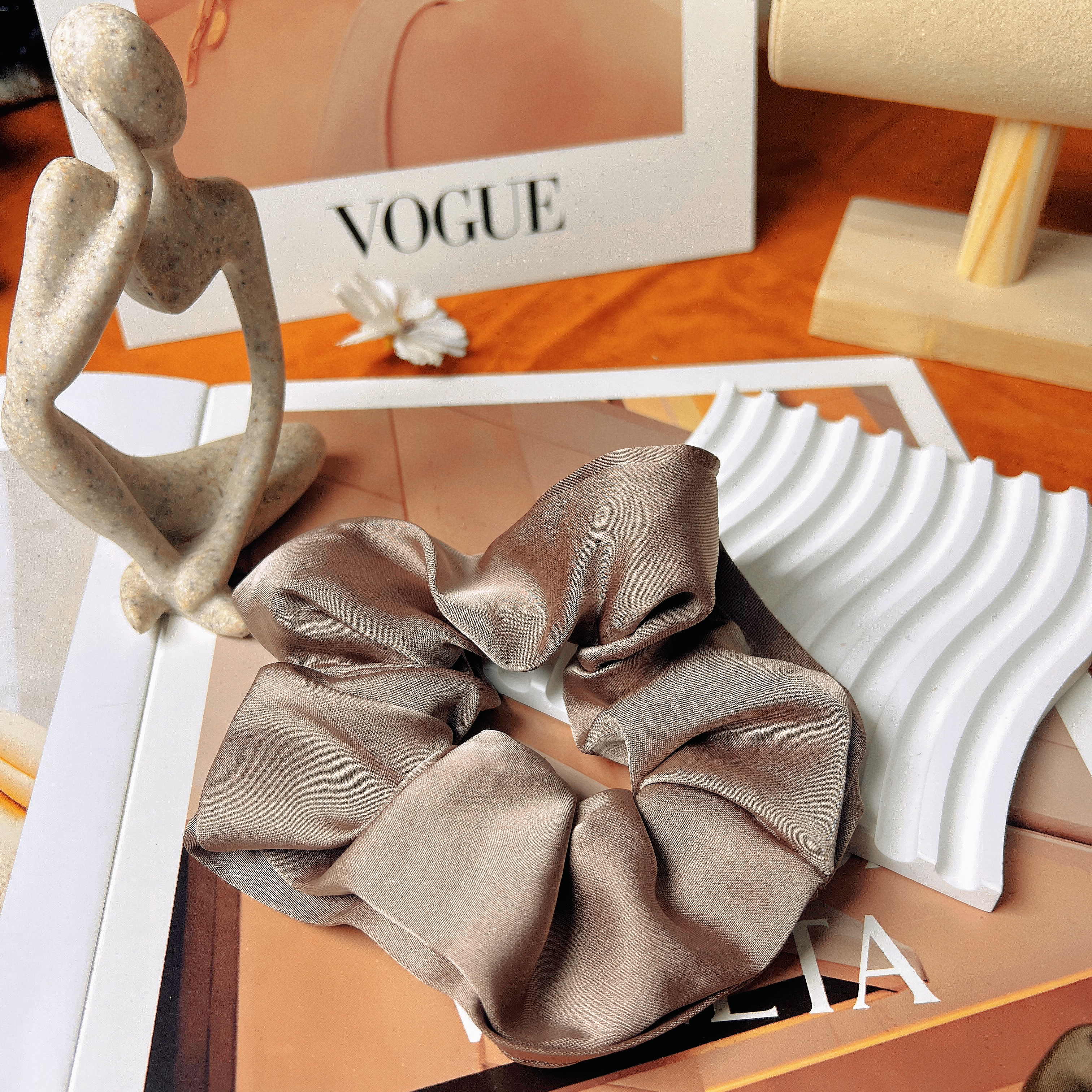 缎面感大肠发圈气质扎头绳法式女百搭头饰品高级感轻奢显Y59