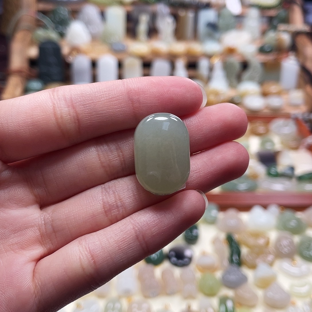 和田玉未镶嵌吊坠(赠链)