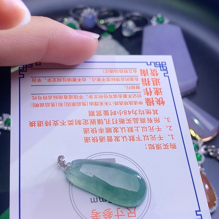 翡翠挂件18K金镶嵌金***仔4885685584