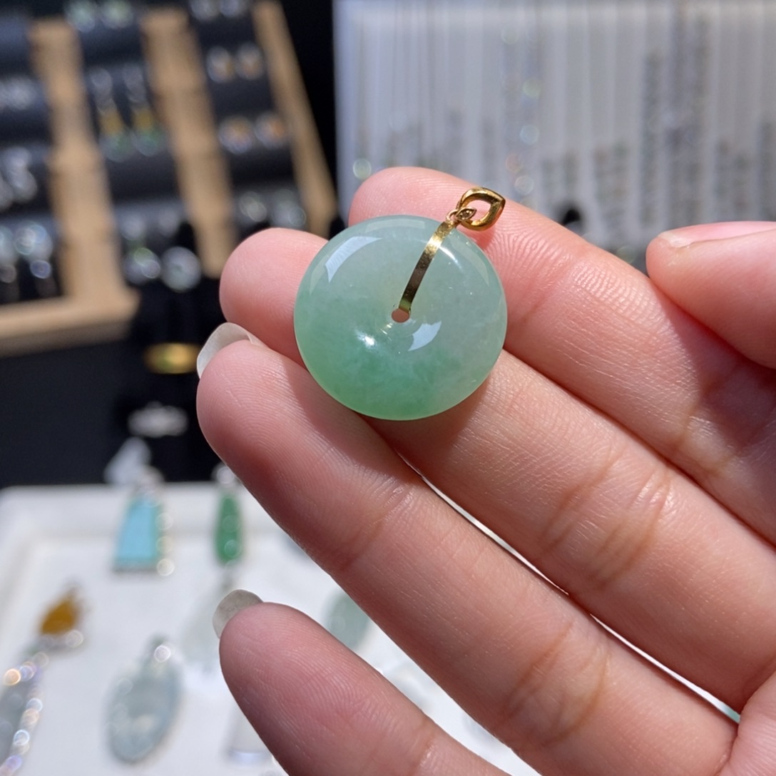 翡翠18K金镶嵌颈饰纯天然缅甸翡翠A货平安扣