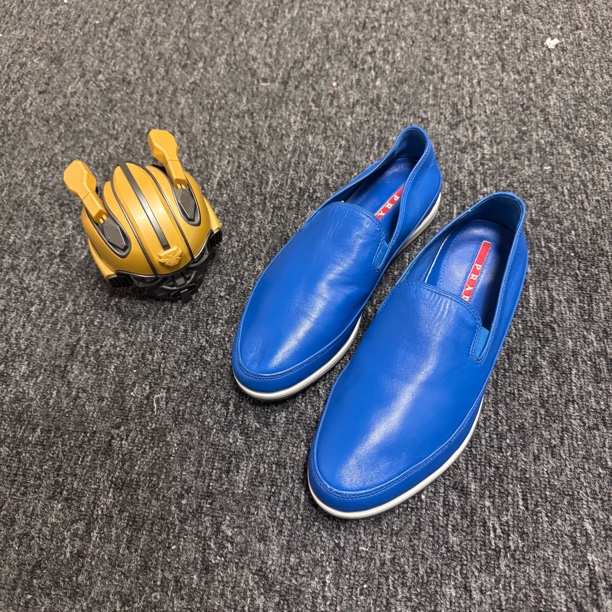 未使用 Prada/普拉达 /41.5码/蓝色全皮一脚蹬/公价5400