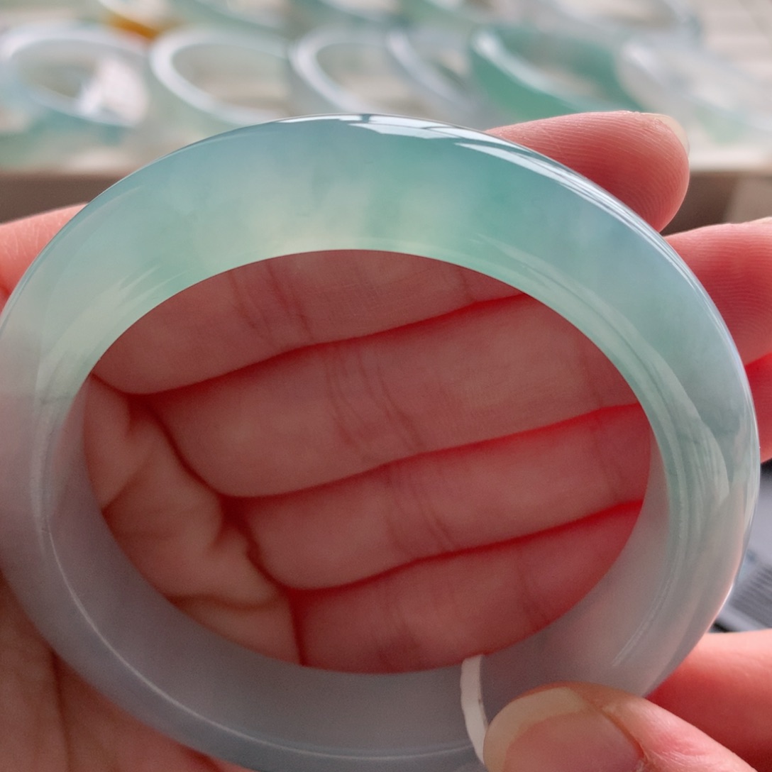 翡翠手镯未镶嵌有****怪分单2