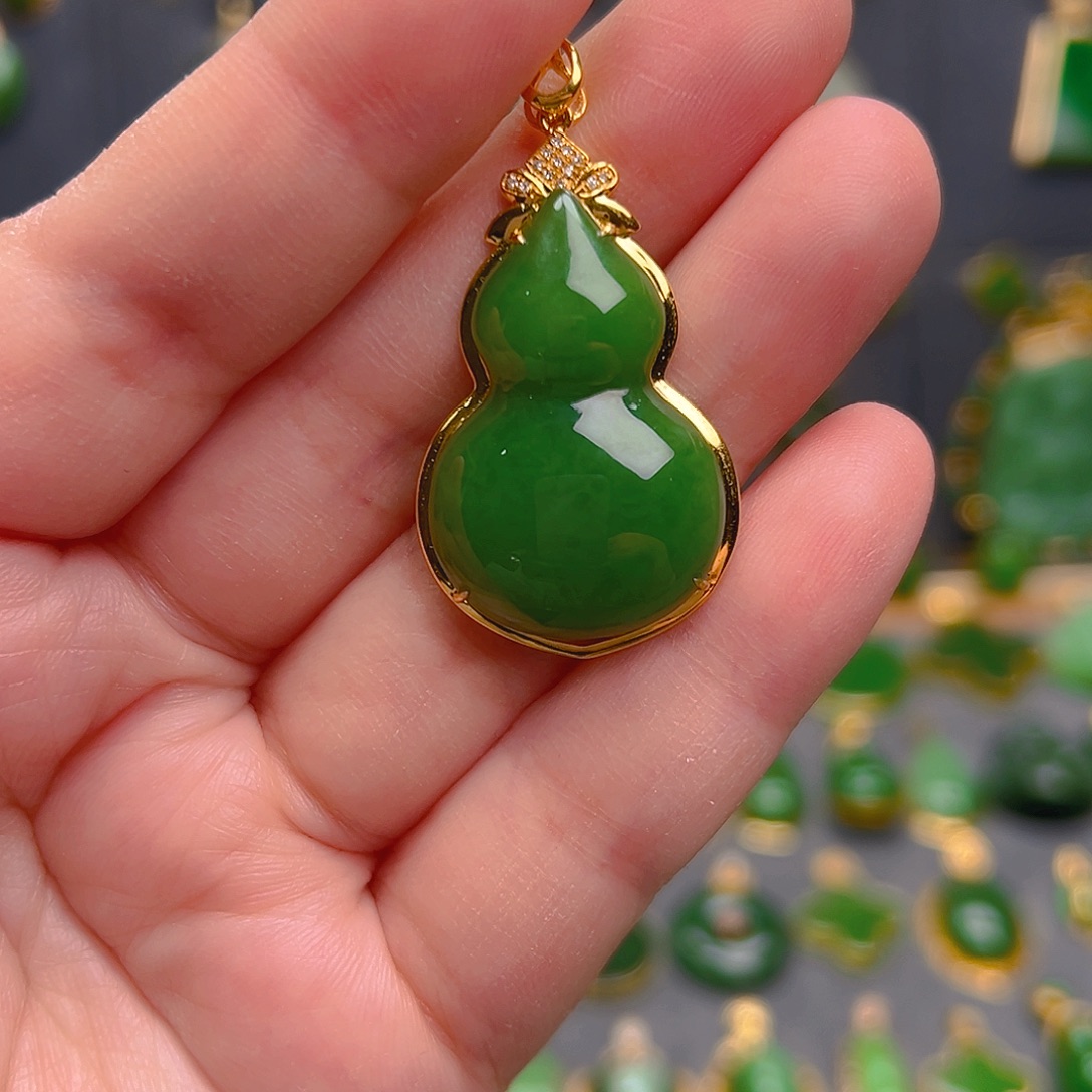 和田玉（碧玉）18K金镶嵌吊坠(不含链)