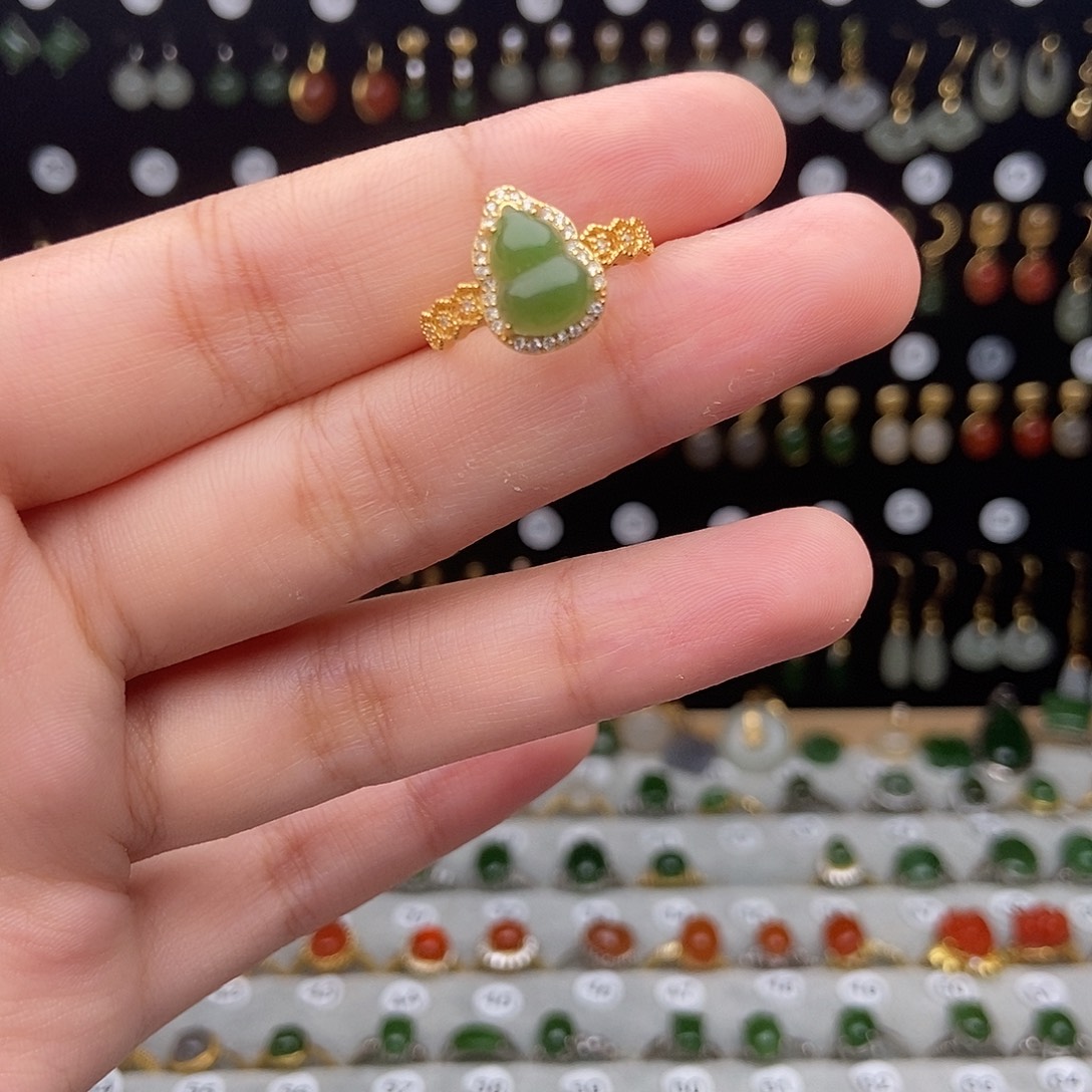 银S925镀金镶嵌和田玉耳饰