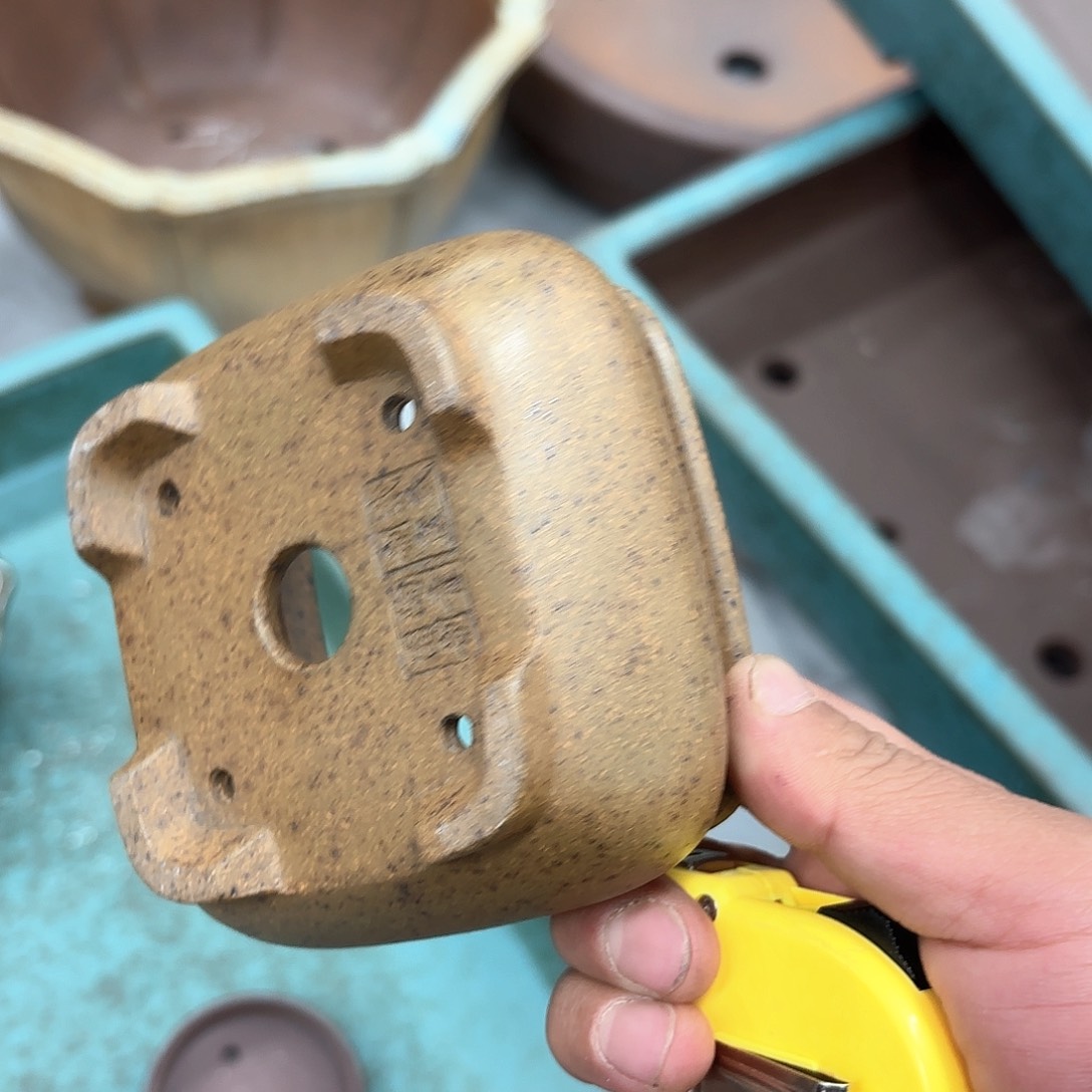 紫砂花盆曹*紫砂的颜色很好看