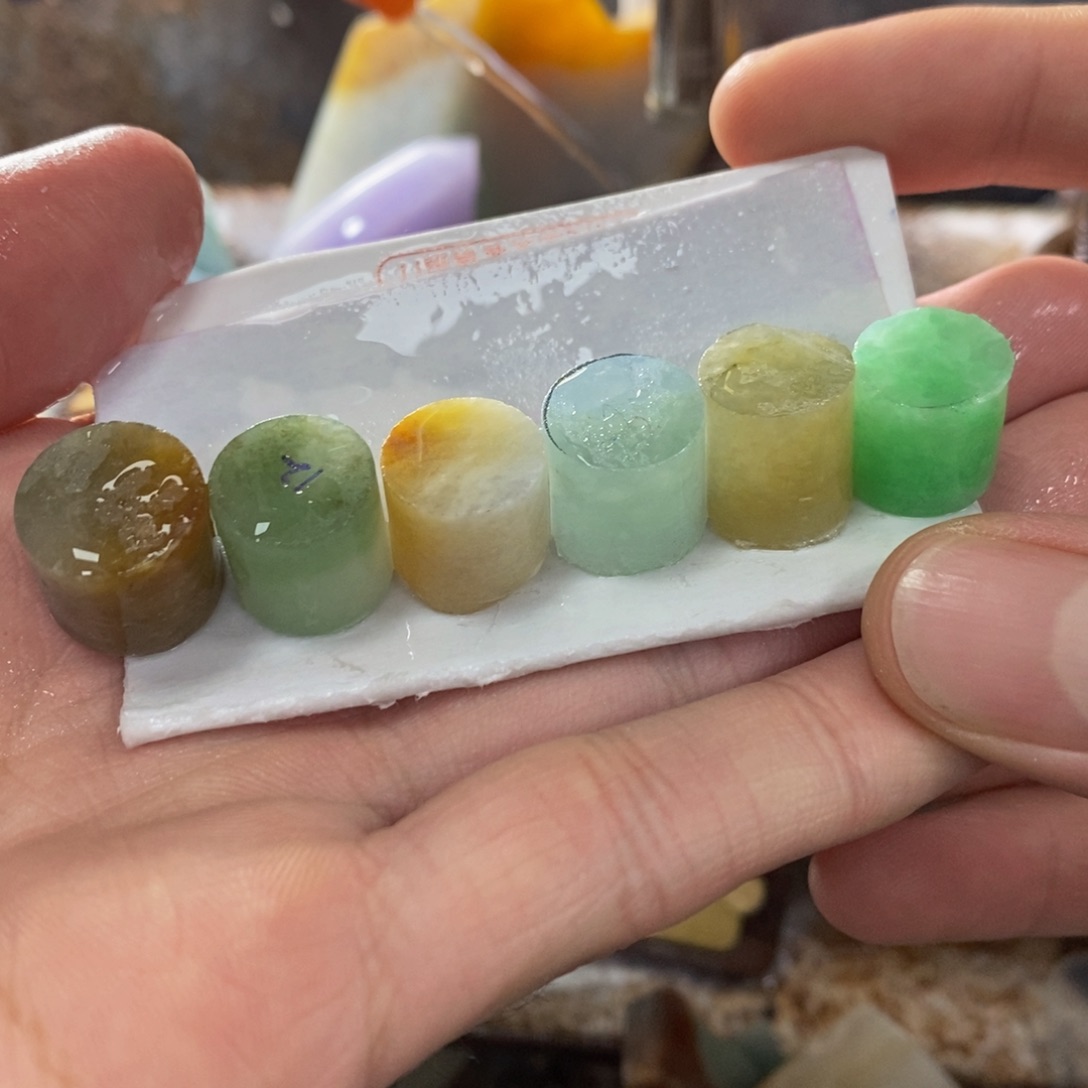 越***越定制翡翠未镶嵌定制