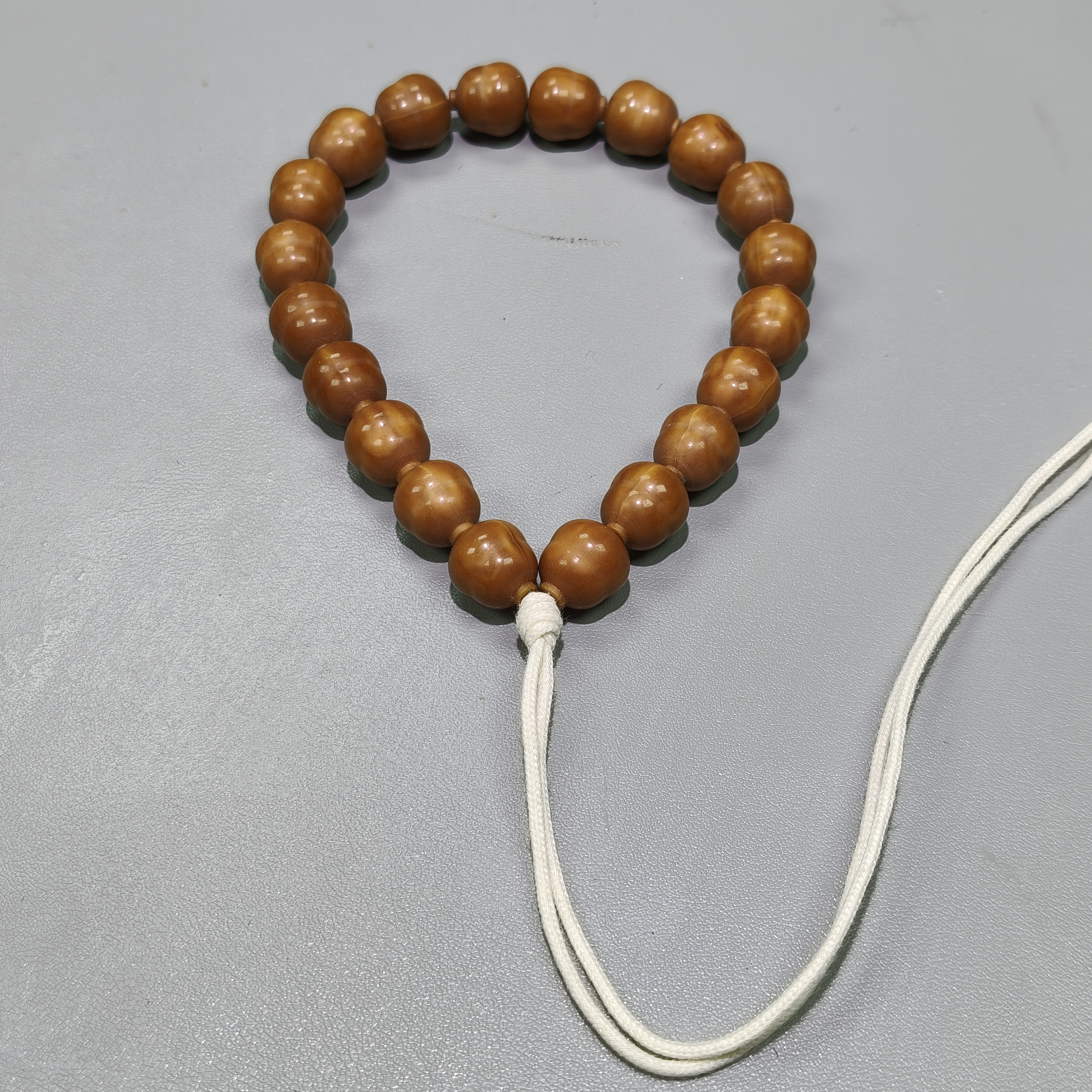 M690 [葫芦]猴头核桃雕刻珠手持