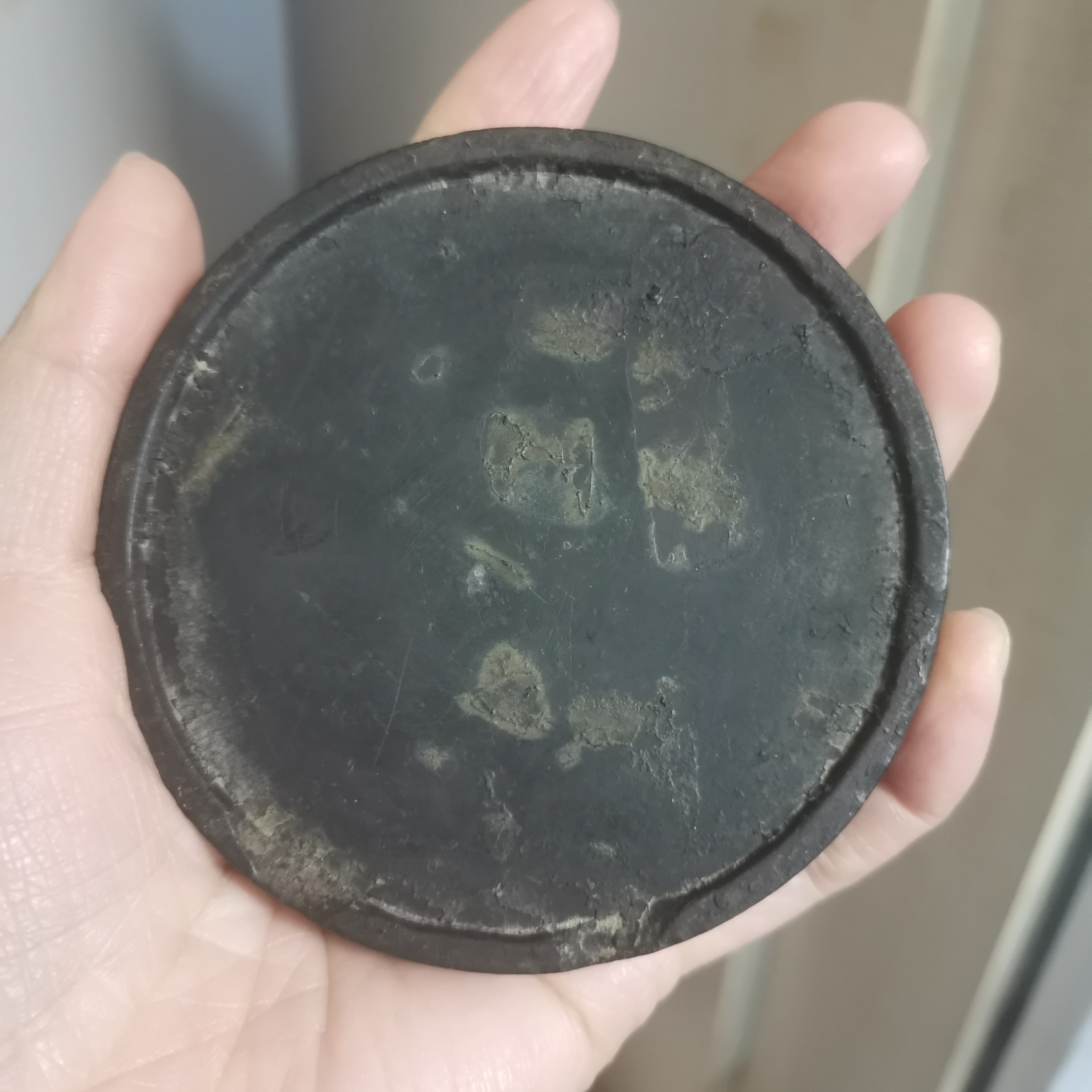 一件塑料圆塞货架家具静音脚垫防尘堵帽，商品如图