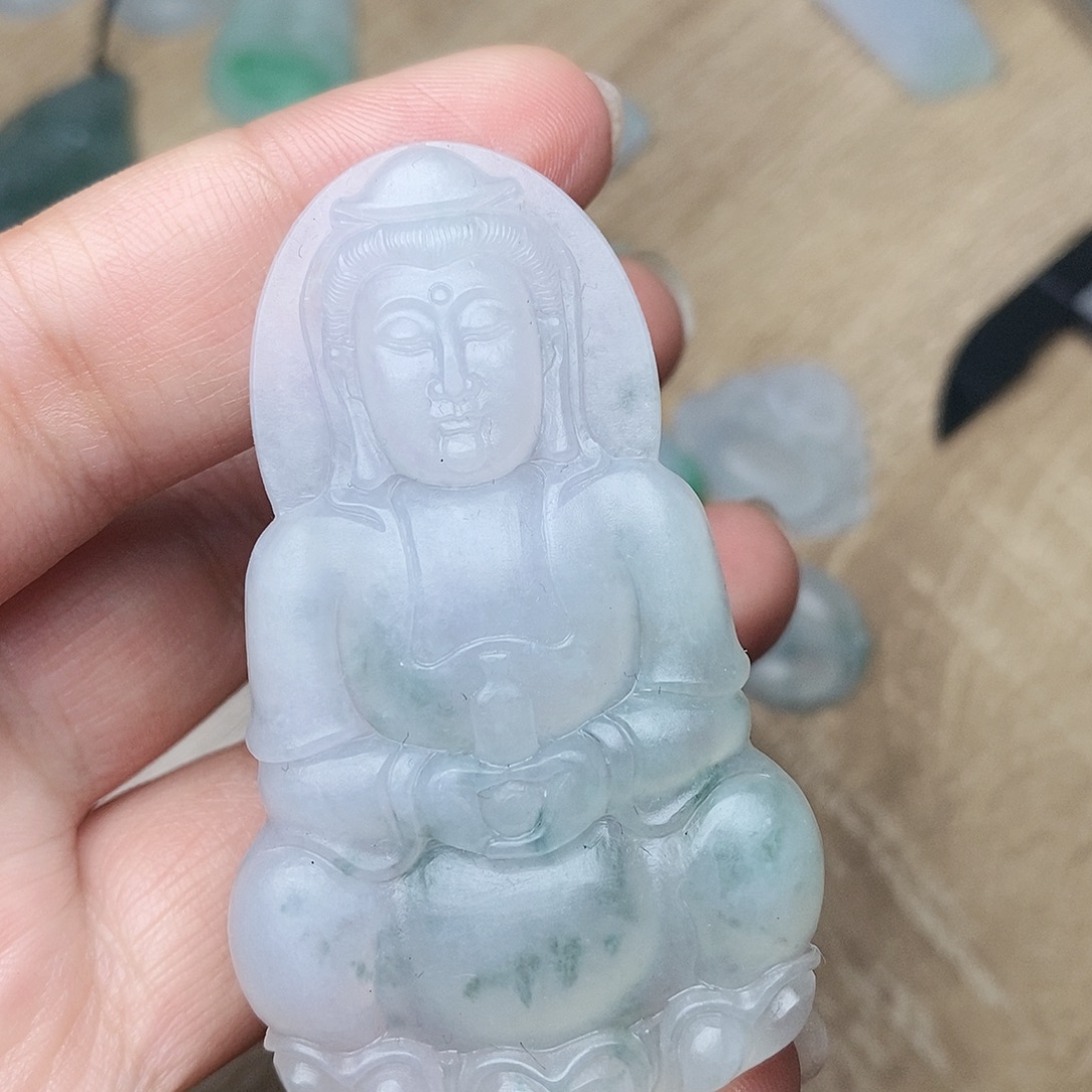 翡翠未镶嵌颈饰毛货观音