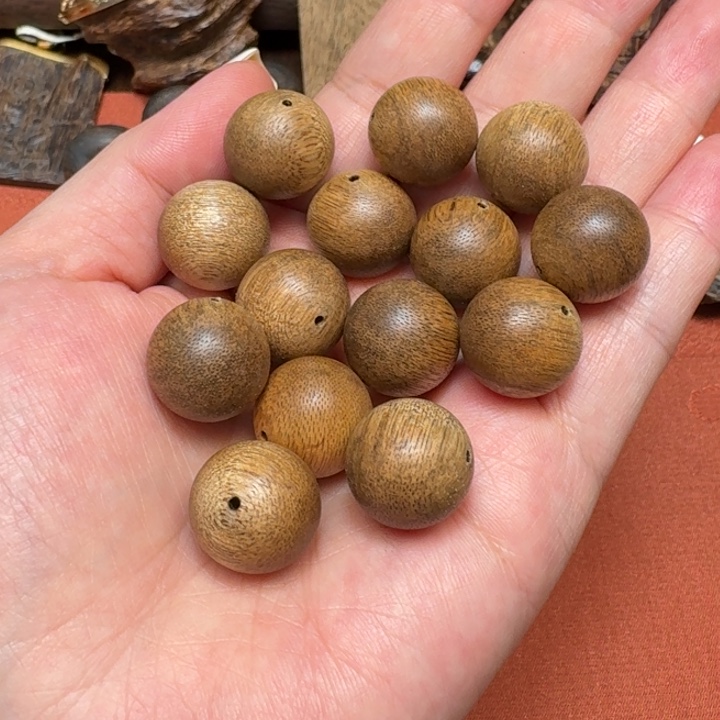 大叶紫檀（黑酸枝木类）