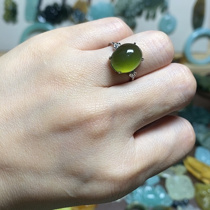 蛇纹石玉戒指钛钢