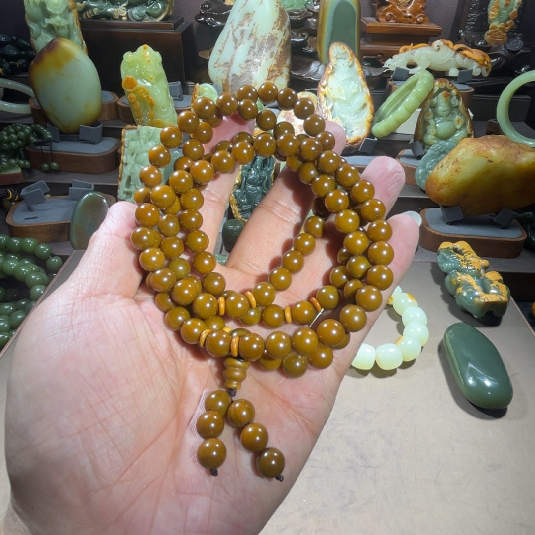 透闪石质玉108卡8玉化未镶嵌