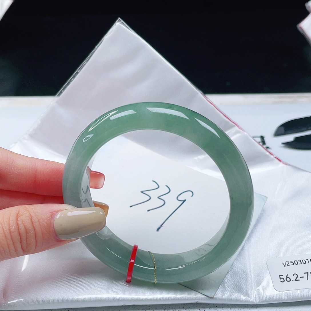 翡翠未镶嵌手镯56+正圈