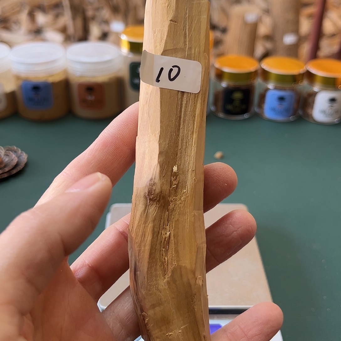 檀香木其他老山檀手把件64g