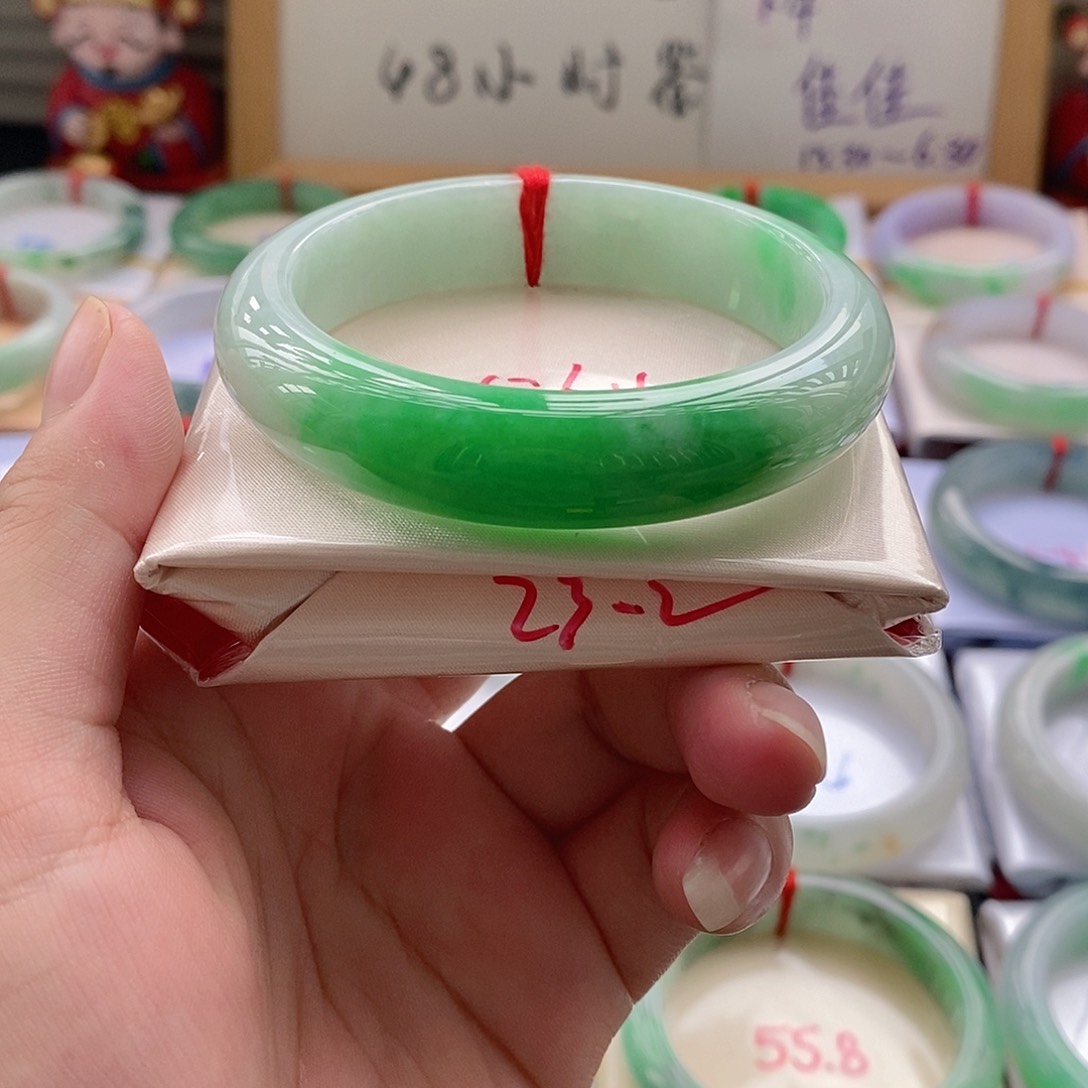 翡翠手镯未镶嵌4号