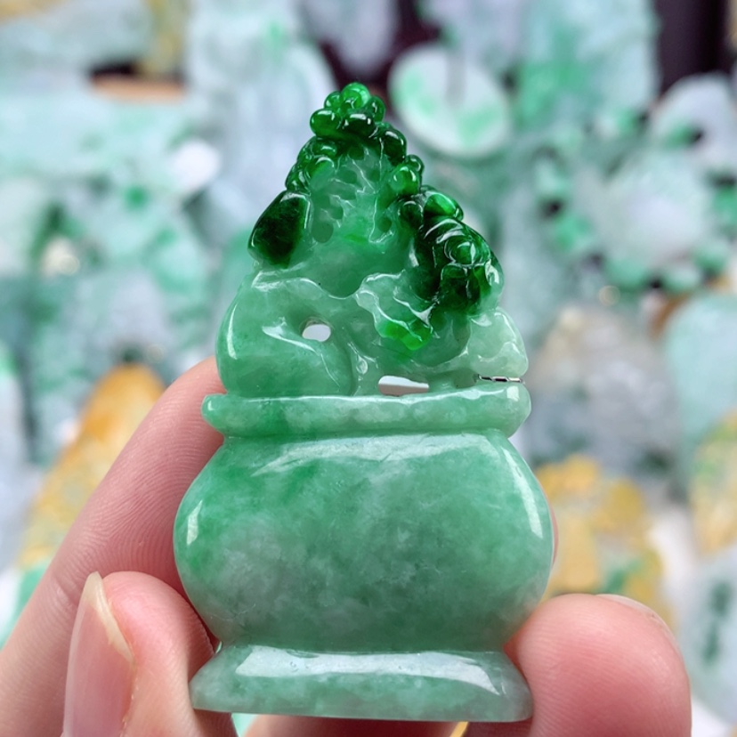 【闪购商品】翡翠吊坠(不含链)未镶嵌