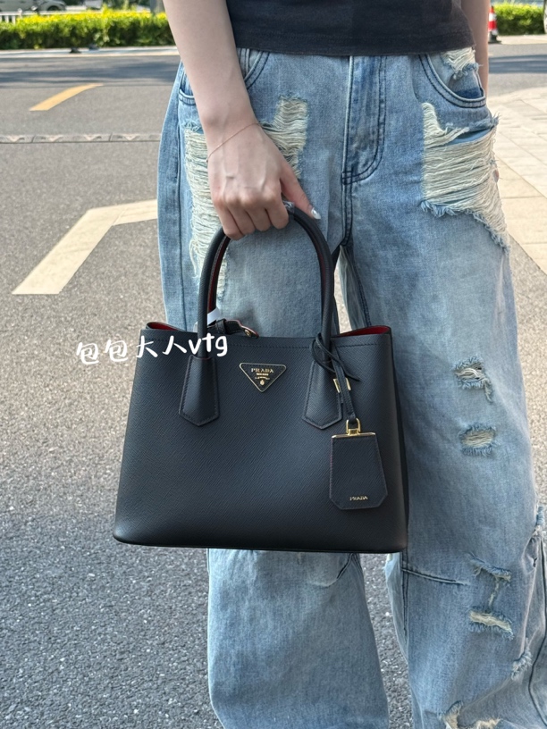 99新 Prada/普拉达 （在售款，31cm底）小号黑金Double手提单肩包