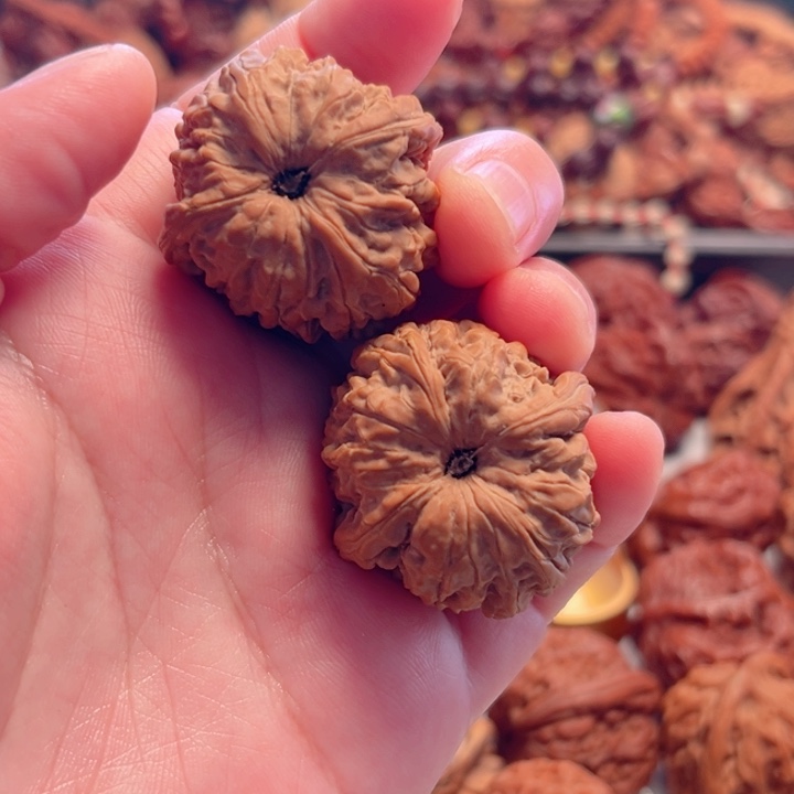 把件文玩核桃34.5尺寸野生凹底