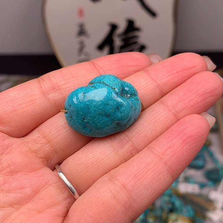 朵***蹄绿松石未镶嵌随行