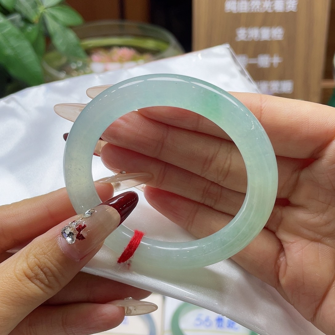 翡翠手镯未镶嵌南***?链接99