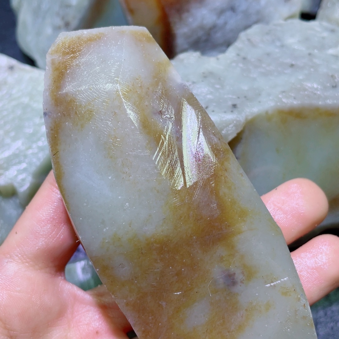 和田玉未镶嵌珠宝半成品