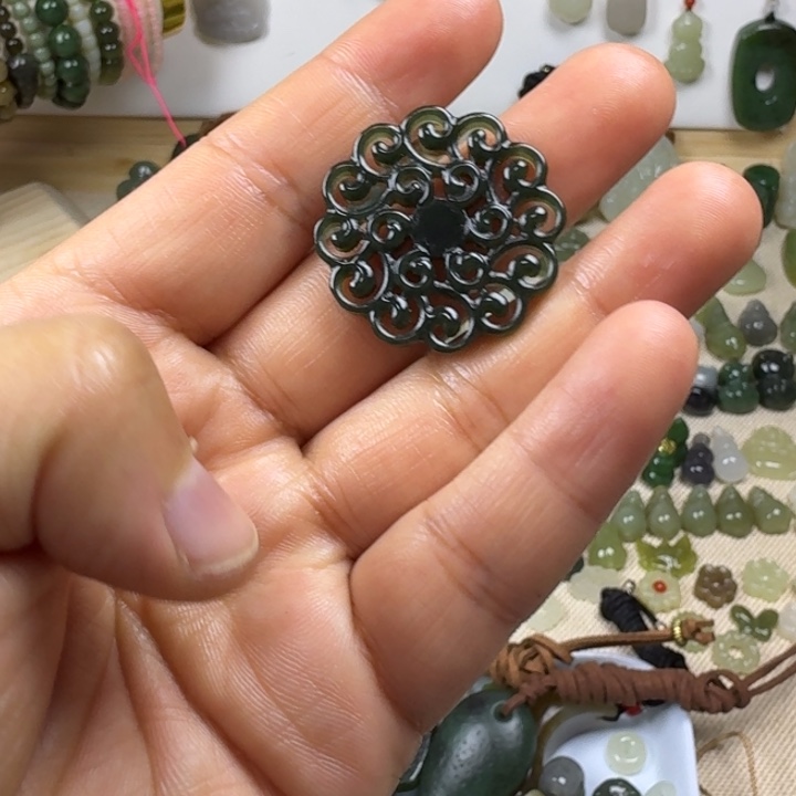 和田玉未镶嵌挂件