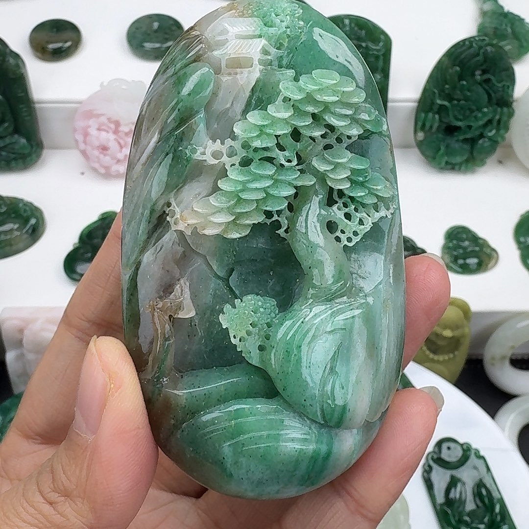 独山玉未镶嵌颈饰